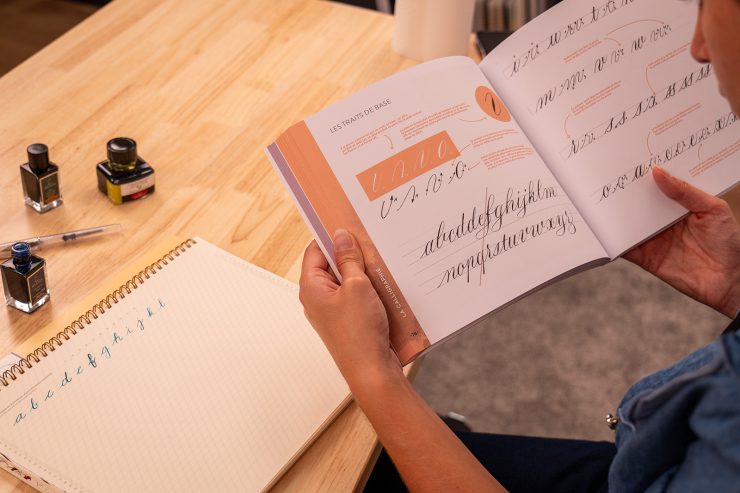 Livre pour apprendre la calligraphie anglaise
